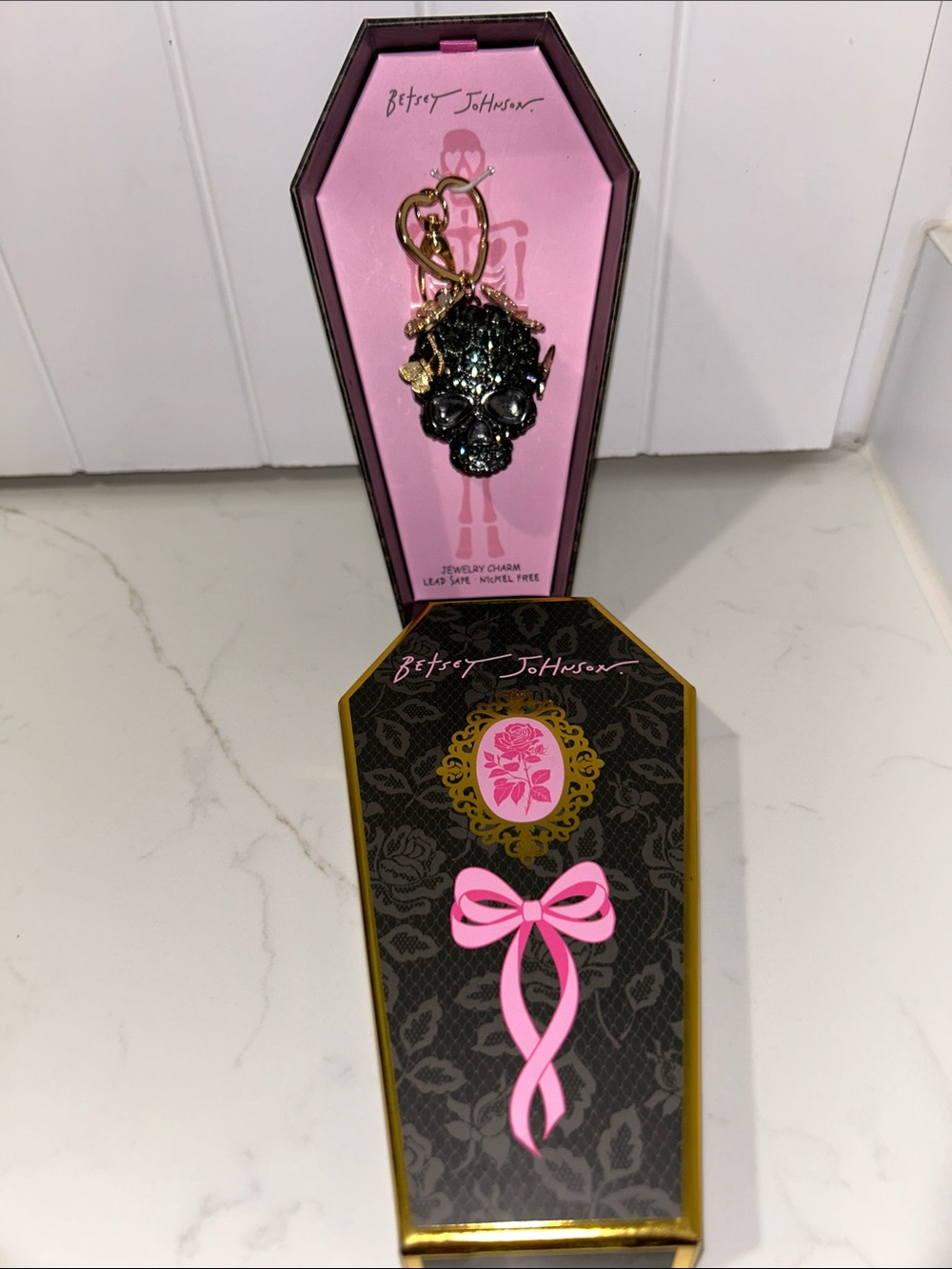 Betsey Johnson black crystal skull& butterfly bag charm keychain NIB/NWT - Picture 12 of 13